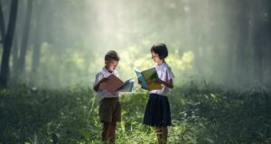 AI transforming education by enhancing teaching and learning methods with advanced digital tools and personalized learning.