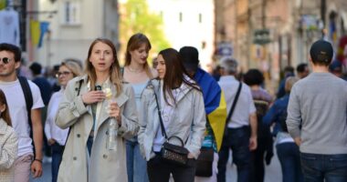 AI in everyday life, showcasing real-world applications and innovations that integrate artificial intelligence into daily activities.